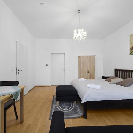 Three King-Size Beds, Three Bedrooms Viyana Dış mekan fotoğraf