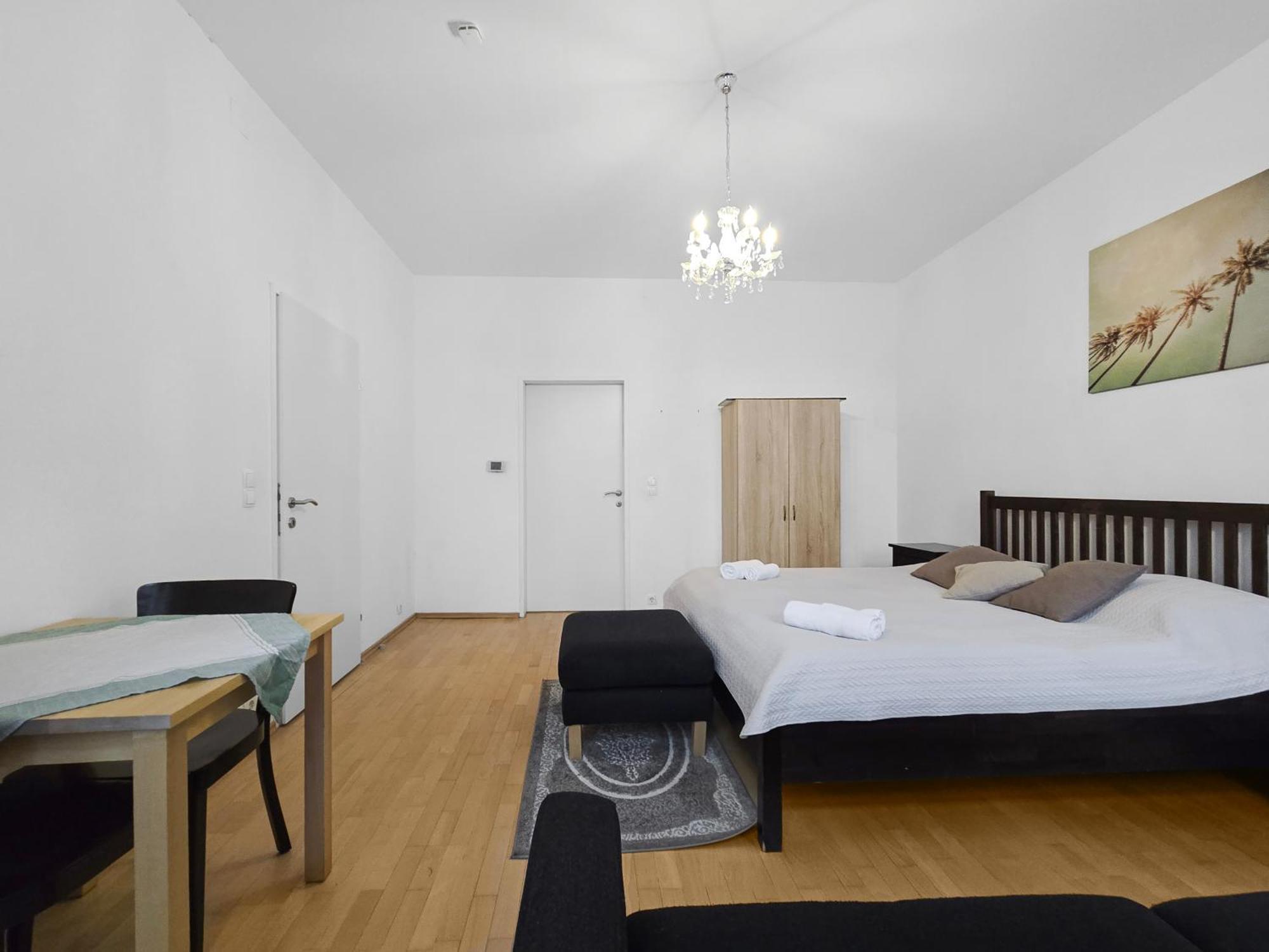 Three King-Size Beds, Three Bedrooms Viyana Dış mekan fotoğraf